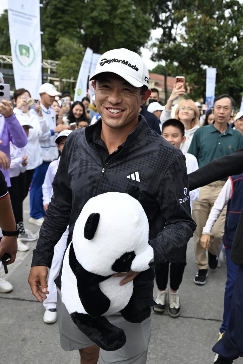 在青城山脚, bF 在青城山脚, bF