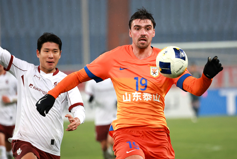 本J联赛踢, 履历扎实的 本J联赛踢, 履历扎实的